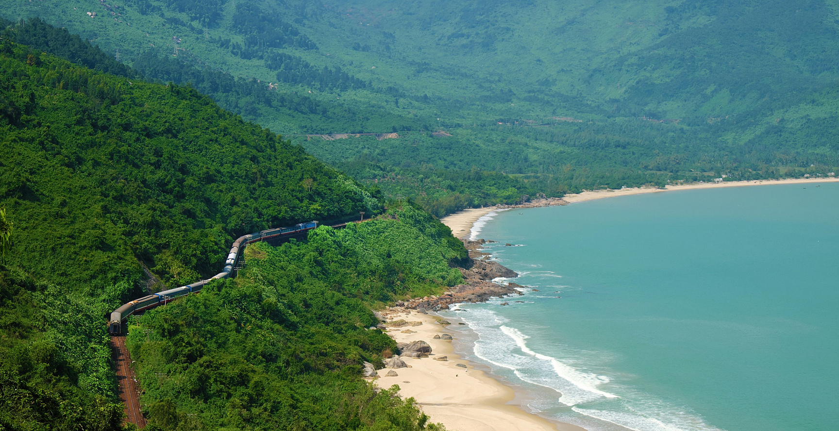 Регулярный контейнерный поезд из Вьетнама в Россию (FVS)